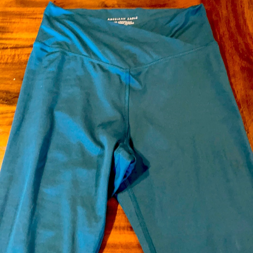 American Eagle size M dark teal leggings 7/8 length
